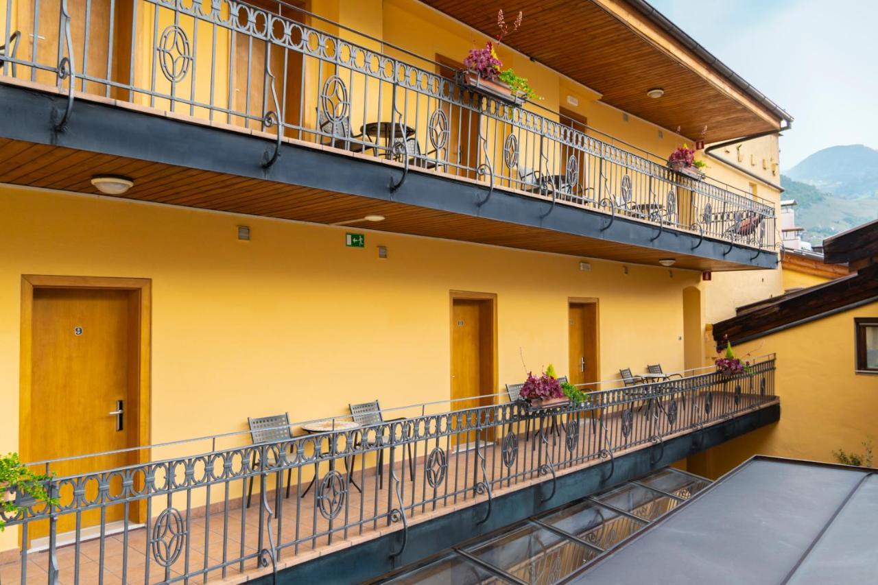 Feichter Hotel & Bistro Больцано Экстерьер фото