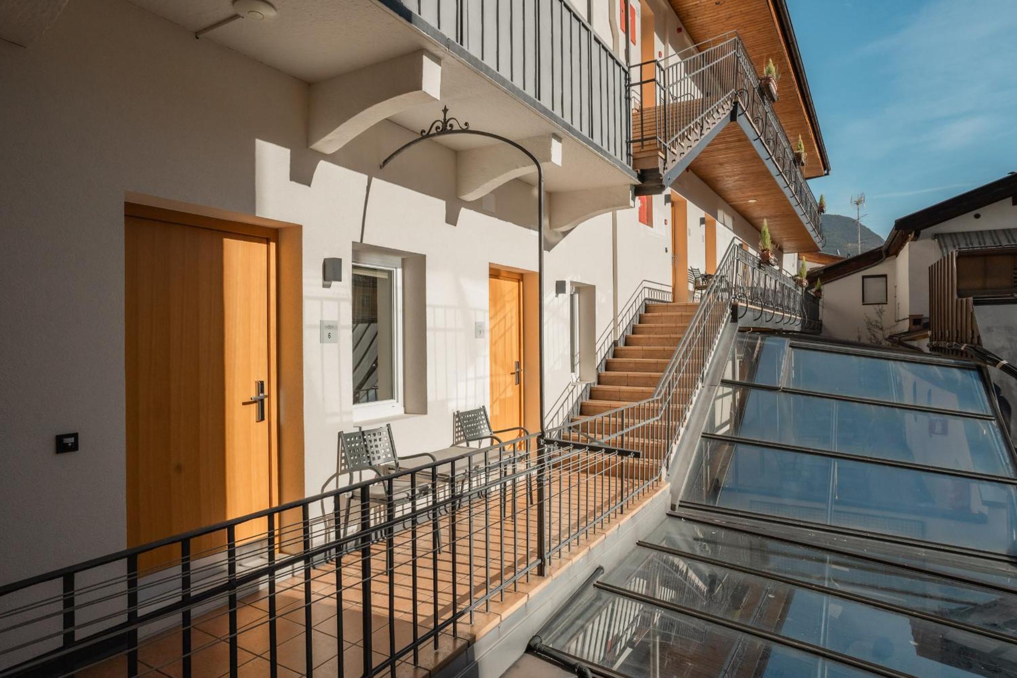 Feichter Hotel & Bistro Больцано Экстерьер фото