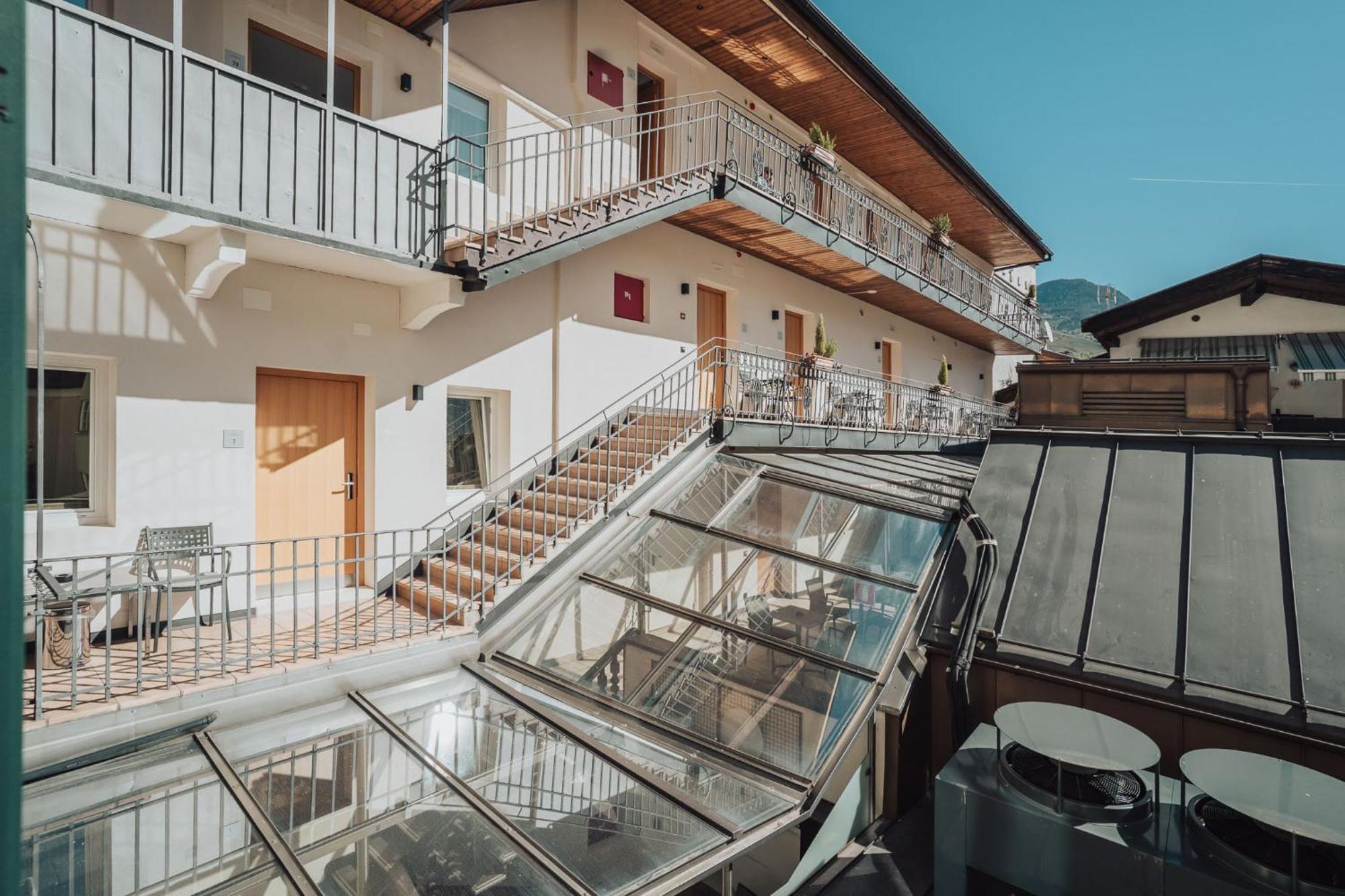 Feichter Hotel & Bistro Больцано Экстерьер фото